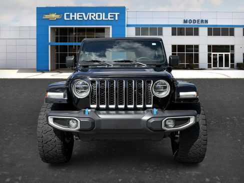 Used 2022 Jeep Wrangler Unlimited Sahara w/ Cold Weather Group AWD/4WD image 7