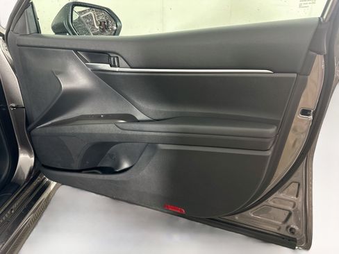 Used 2024 Toyota Camry SE FWD image 29