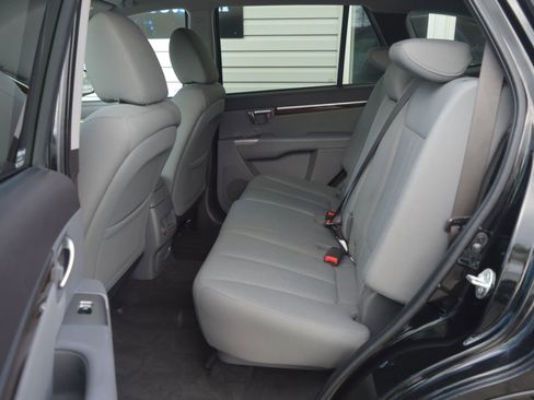 Used 2011 Hyundai Santa Fe GLS image 13