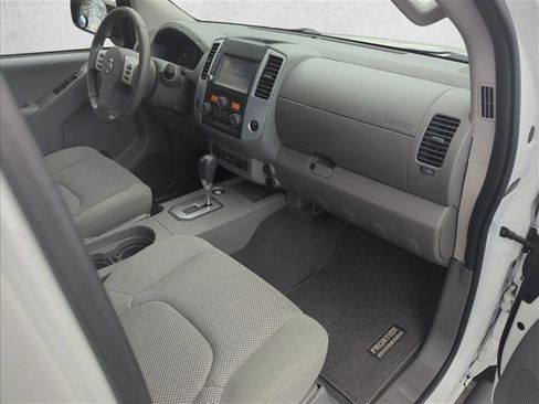 Used 2021 Nissan Frontier SV w/ Midnight Edition Floor Mats image 22