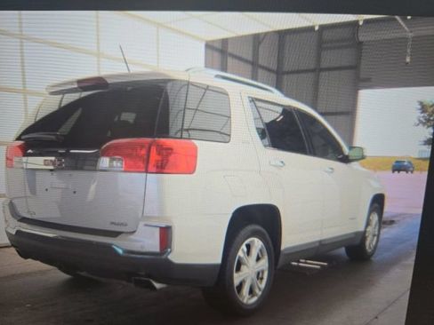 Used 2017 GMC Terrain SLT w/ Open Road Package AWD/4WD image 4