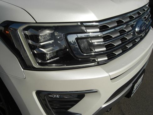 Used 2018 Ford Expedition Limited w/ Equipment Group 302A AWD/4WD image 23