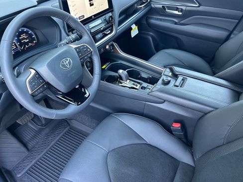 Certified 2026 Toyota Grand Highlander AWD Hybrid image 9