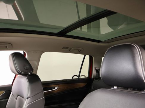 Used 2024 Volkswagen Atlas SE image 16