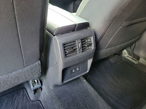 Used 2025 Nissan Rogue SV AWD/4WD image 12