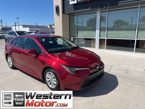 Used 2023 Toyota Corolla LE image 1