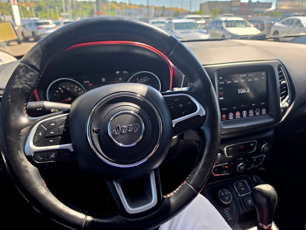 Used 2019 Jeep Compass Trailhawk w/ Leather Interior Group AWD/4WD image 16