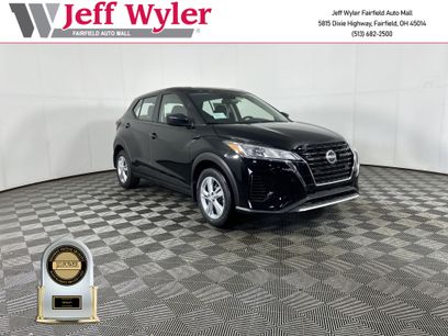 New 2025 Nissan Kicks Play S