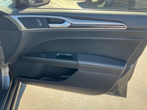 Used 2015 Ford Fusion SE w/ Equipment Group 202A FWD image 21