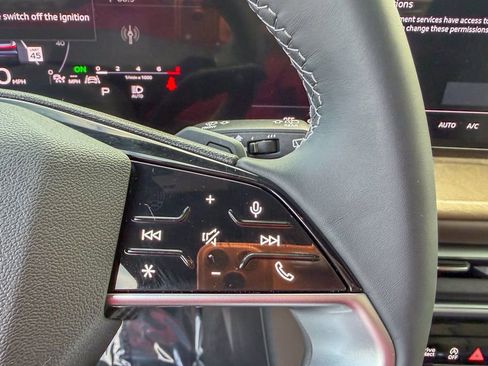 New 2025 Audi Q5 2.0T Premium image 16