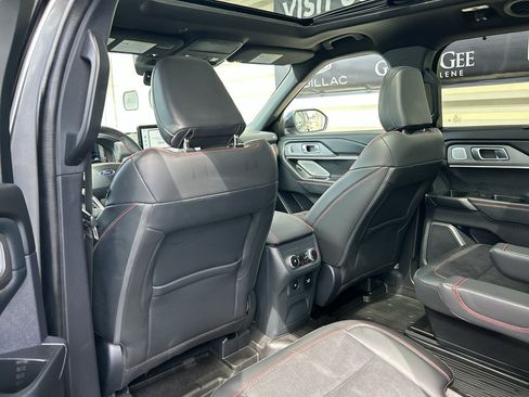 Used 2025 Ford Explorer ST AWD/4WD image 12