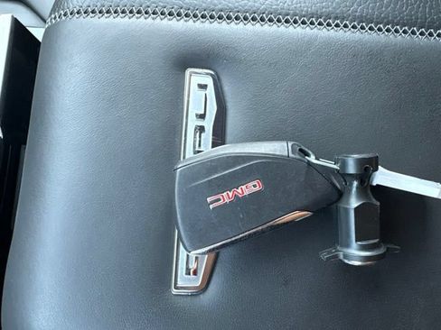 Used 2025 GMC Yukon Denali AWD/4WD image 43