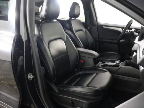 Used 2023 Ford Escape Platinum AWD/4WD image 31