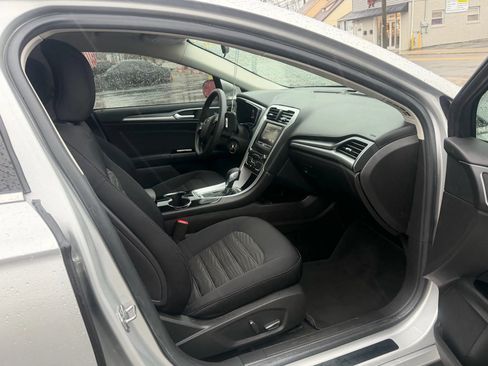 Used 2016 Ford Fusion SE image 28