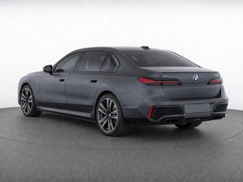 Used 2023 BMW 760i xDrive w/ Luxury Rear Seating Package AWD/4WD image 4