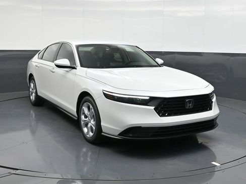 Used 2025 Honda Accord LX image 2
