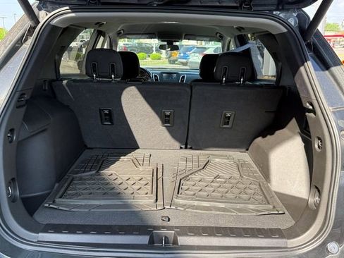 Used 2018 Chevrolet Equinox LT image 18