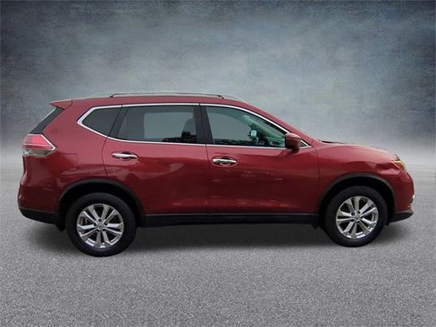 Used 2016 Nissan Rogue SV image 10