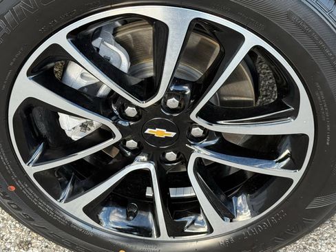 Used 2025 Chevrolet TrailBlazer LT AWD/4WD image 39