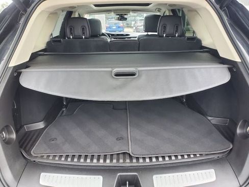 Used 2017 Cadillac XT5 Luxury w/ Driver Awareness Package FWD image 28