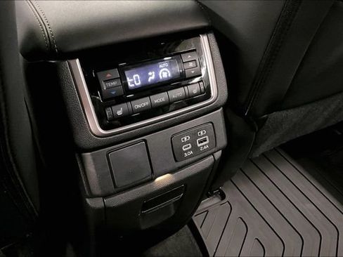 Used 2025 Subaru Ascent Bronze Edition AWD/4WD image 34