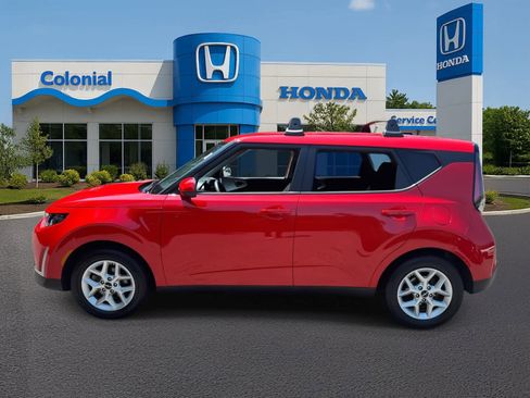 Used 2023 Kia Soul LX w/ LX Technology Package image 3