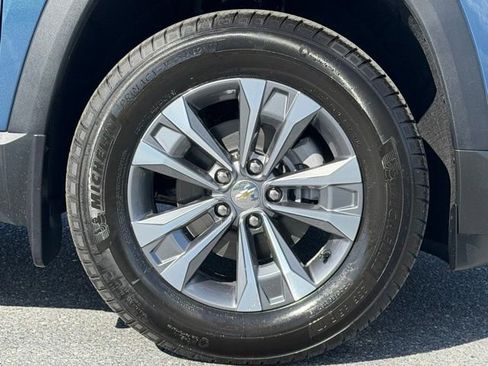 New 2026 Chevrolet Equinox LT w/ Convenience Package II AWD/4WD image 17