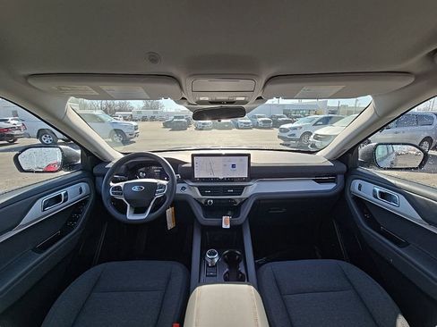 New 2026 Ford Explorer Active image 2