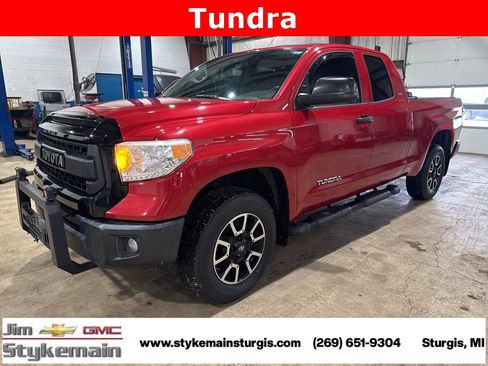 Used 2017 Toyota Tundra SR image 1