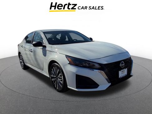 Used 2025 Nissan Altima 2.5 SV image 1