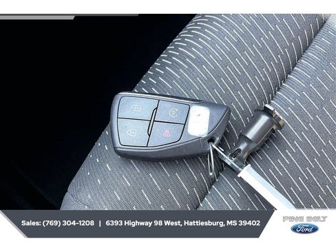 Used 2025 Chevrolet Equinox LT w/ Safety and Technology Package AWD/4WD image 9