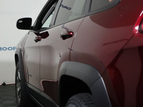 Used 2020 Jeep Cherokee Trailhawk AWD/4WD image 10