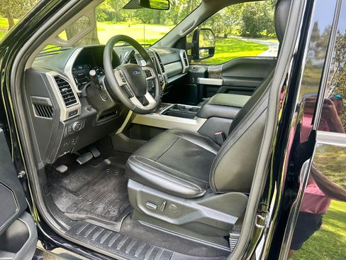 Used 2018 Ford F350 Lariat w/ Lariat Ultimate Package AWD/4WD image 10