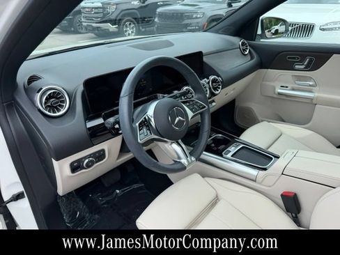 Certified 2025 Mercedes-Benz GLA 250 4MATIC image 13