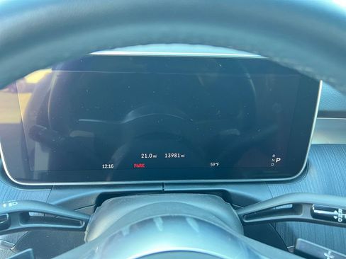 Used 2025 Mercedes-Benz C 300 Sedan image 18