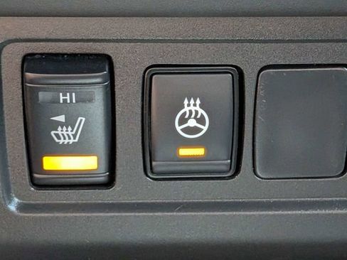 Used 2024 Nissan Frontier SL RWD image 26