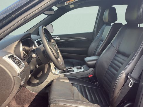 Used 2018 Jeep Grand Cherokee Limited AWD/4WD image 10