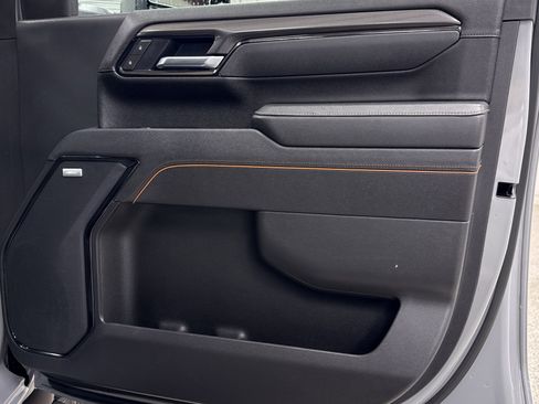 Used 2025 GMC Sierra 2500 AT4 w/ AT4 Premium Plus Package image 23