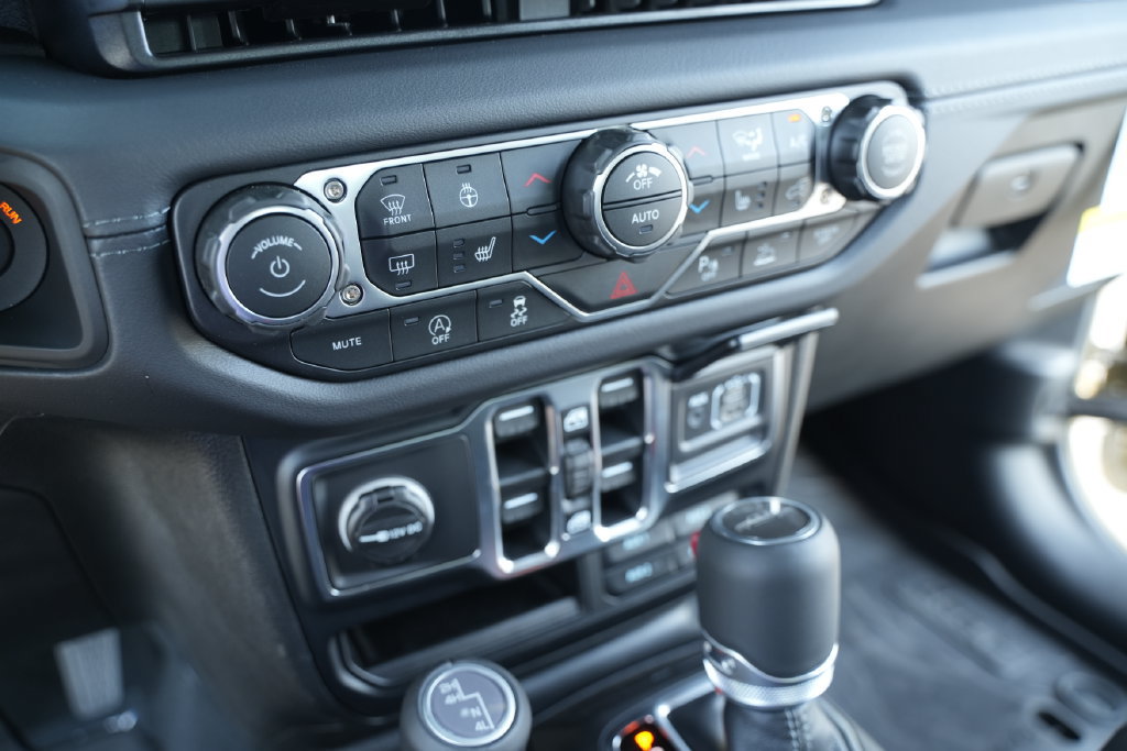 New 2026 Jeep Gladiator Sport AWD/4WD image 32