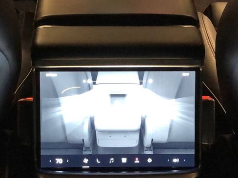 Used 2024 Tesla Model X image 32