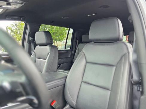 Used 2025 Chevrolet Suburban Z71 AWD/4WD image 15