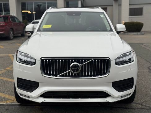 Used 2022 Volvo XC90 T6 Momentum w/ Advanced Package image 9