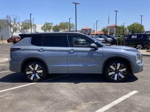 New 2026 Mitsubishi Outlander SEL FWD image 2