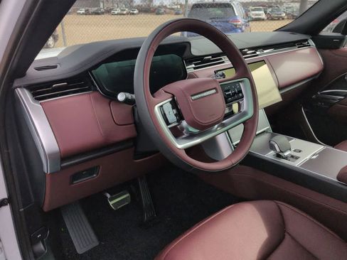 New 2026 Land Rover Range Rover SE image 2