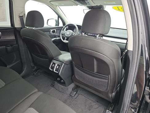 Used 2021 Kia Sorento LX AWD/4WD image 38