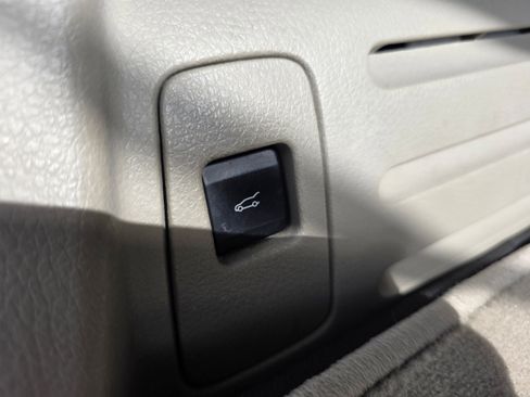 Used 2013 Lincoln MKX FWD image 16