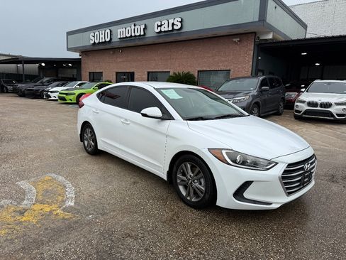 Used 2018 Hyundai Elantra SEL FWD image 3