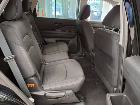 Used 2025 Nissan Pathfinder SV AWD/4WD image 13