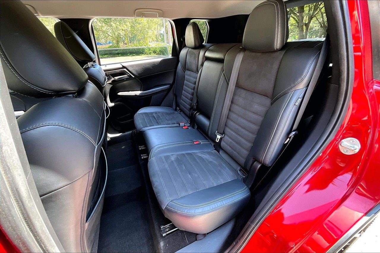 Used 2022 Mitsubishi Outlander SE AWD/4WD image 19