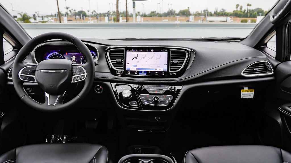 New 2027 Chrysler Pacifica Select FWD image 15